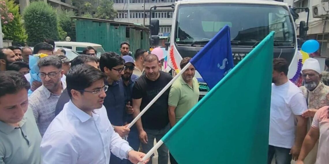 SMC Bolsters Water Supply Network Ahead of Muharram, Amarnath Yatra; Commissioner Flags Off Four 10,000-Litre Tankers