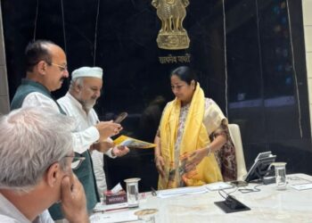 AIKS thanks Delhi CM on assistance to Kashmiri Migrants.