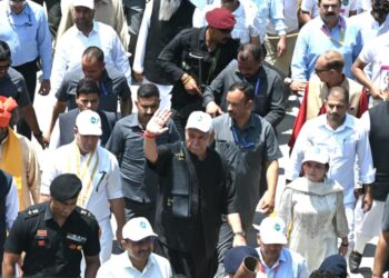 “No Mercy for Narco-Terrorists”: LG Manoj Sinha Takes Drug-Free J&K Campaign to Kishtwar