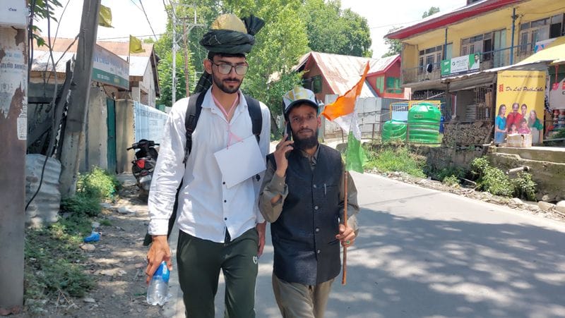 Two Ganderbal Youths Begin 900-Km Foot March to Delhi Over Unemployment, Drug Menace