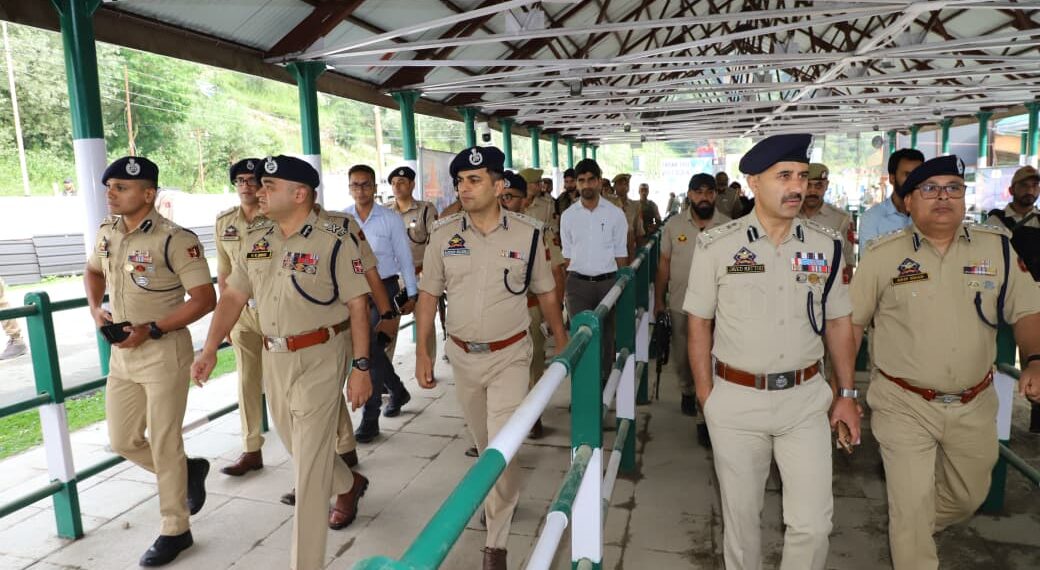 ‘Maintain High Alert, Ensure Foolproof Security’: IGP Kashmir to Security Forces for Safe Amarnath Yatra