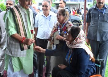 LG Manoj Sinha Backs World-Class Sports Infrastructure for Divyangjan, Visits Voluntary Medicare Society