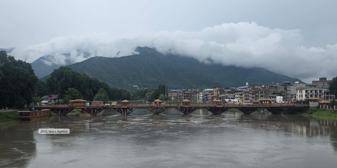I&FC Directs Flood Staff to Report Immediately as Jhelum Water Level Nears Warning Mark