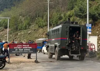 DGP Nalin Prabhat, Spl DG, IGP Kashmir Rush to Anantnag Terror Attack Site