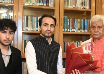Adv. Jehanzeb Allaqaband, Mian Yaseen Meet LG, Present Vision for Kashmir Conclave, AI Summit