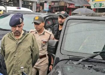 DGP Nalin Prabhat, Spl DG, IGP Kashmir Rush to Anantnag Terror Attack Site