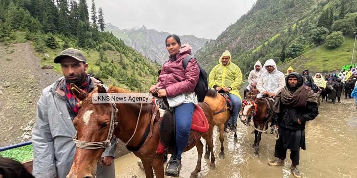 Amarnath Yatra 2026 Begins as First Batch of Pilgrims Leaves Baltal, Pahalgam Base Camps