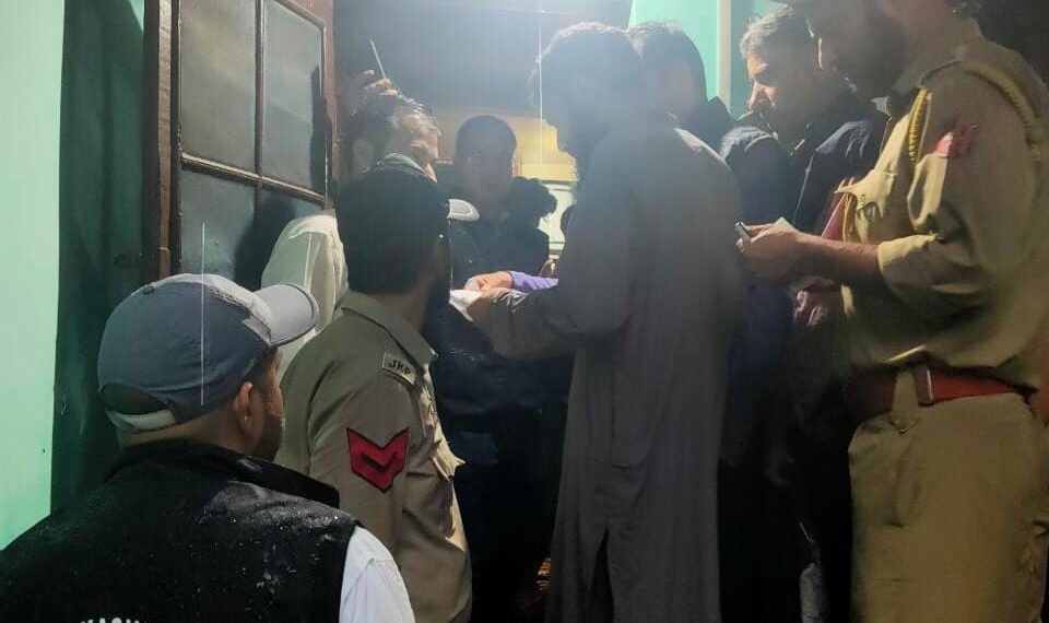 Crime Branch Cracks Down on Fake Officer Extortion Racket; Massive Raids Across Srinagar, Ganderbal