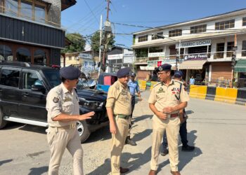 IGP Traffic Orders Crackdown on Encroachments, Pushes for People-Friendly Traffic Management in Downtown Srinagar