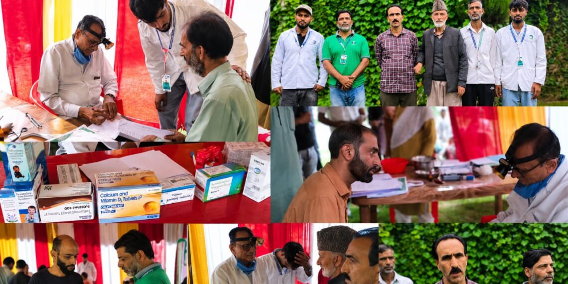 Specialised Medical Camp Held at Markazi Jamia Masjid Park, Beerwah; Expert Doctors Examine Patients