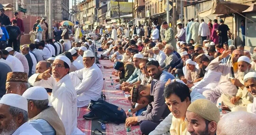 Thousands Gather at Naqshband Sahib Shrine for Historic ‘Khoja Digar’ Prayers