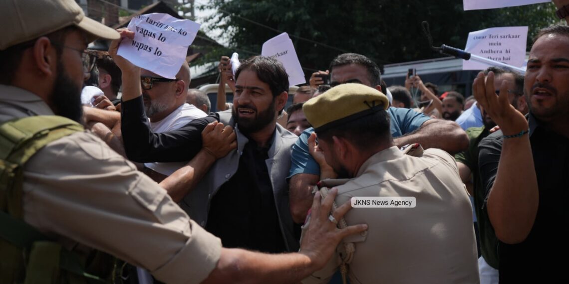 PDP, Apni Party Hold Separate Protests in Srinagar Against 6.83% Power Tariff Hike