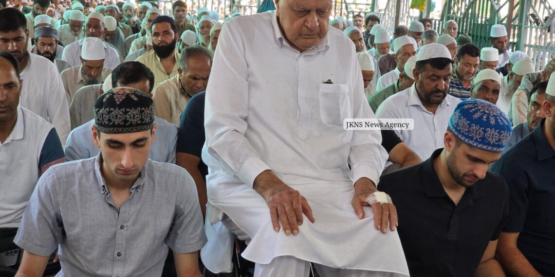 Around One Lakh Throng Hazratbal as Eid-e-Milad-un-Nabi (SAW) Observed Across Kashmir