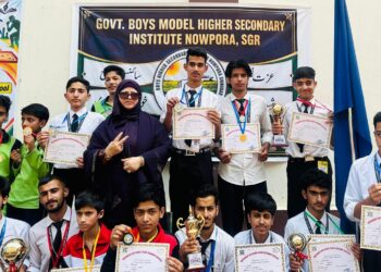 BHSS Nowpora Cluster Celebrates National Sports Day with Felicitation of Winners and Traditional Games