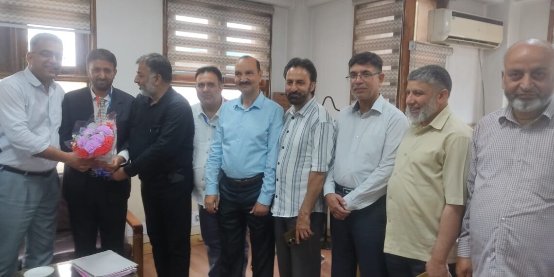Veteran Trade Union Leader and Chief Manager Mushtaq Ahmad Bhat Accorded Warm Farewell