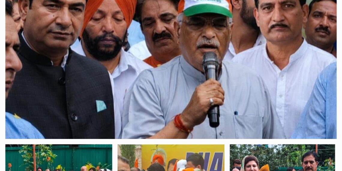 BJP Hoists Tricolour at Srinagar Offices, Pays Tribute to Freedom Fighters