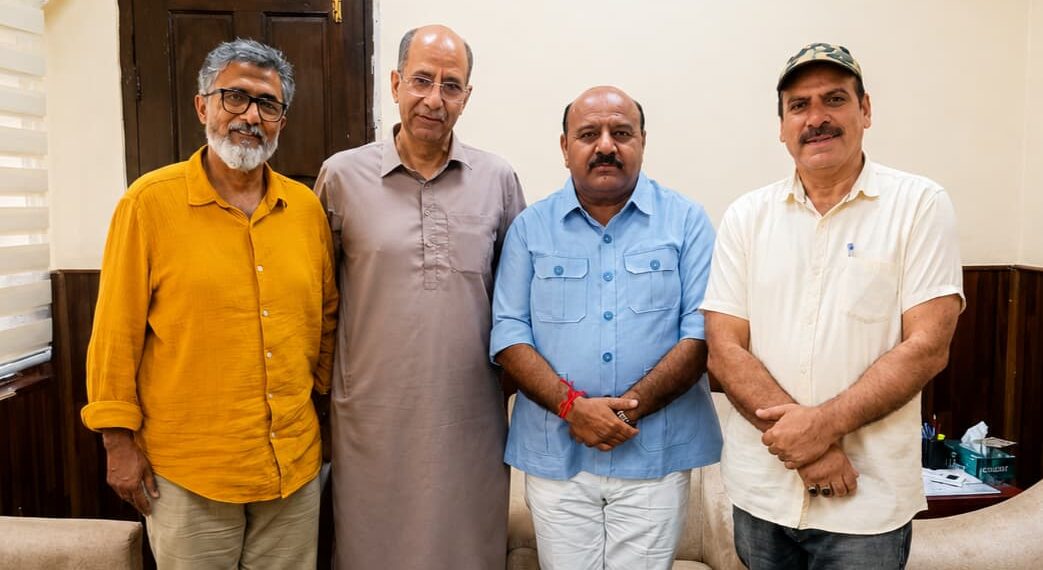 DyCM, Advisor to CM Discuss Issues of Artist and Film Fraternity