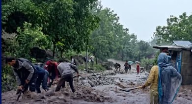 Intense Rain Spell Inundates Houses in Shopian’s Badrhama Village