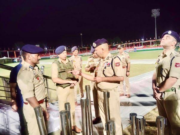 DGP Nalin Prabhat Conducts Late-Night Security Review Across Srinagar Ahead of I-Day
