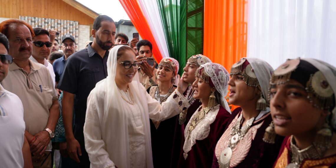 Waqf Board Celebrates Independence Day with Grandeur at Srinagar; Dr Darakhshan hoists National Flag