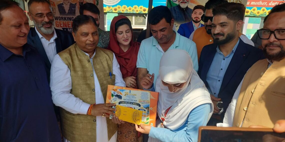 BJP President Sat Sharma Felicitates Students at ‘Mere Sapno Ka Bharat’ Programme in Ganderbal