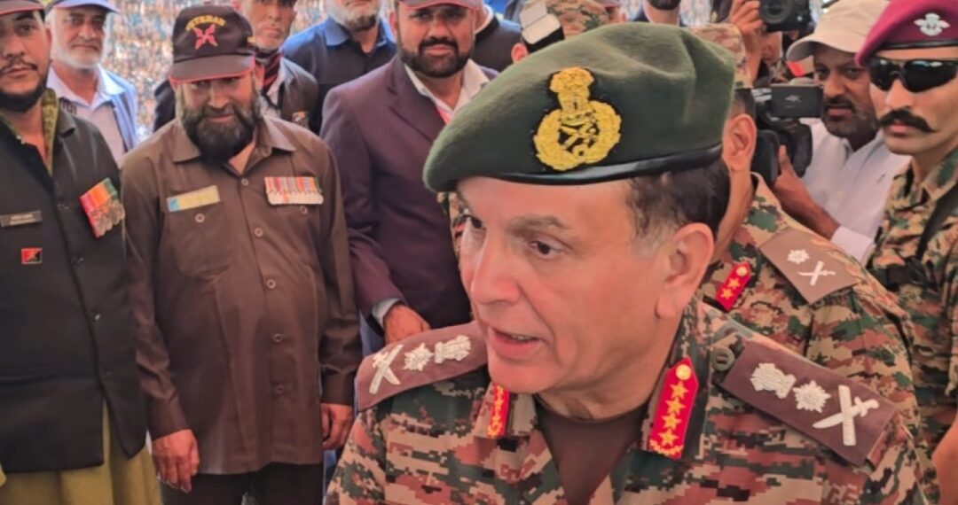 Army Chief Gen Dhiraj Seth Visits Karnah, Interacts With Veterans