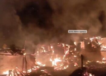 7 Houses Damaged In Massive Fire In Warwan’s Mungli Village