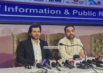 “Kashmir Has Stories Beyond Its Landscapes”: Pankaj Tripathi, Divyenndu See Big Scope for Cinema