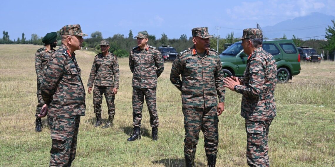 Army Commander Reviews Counter-Terrorism Grid In South Kashmir