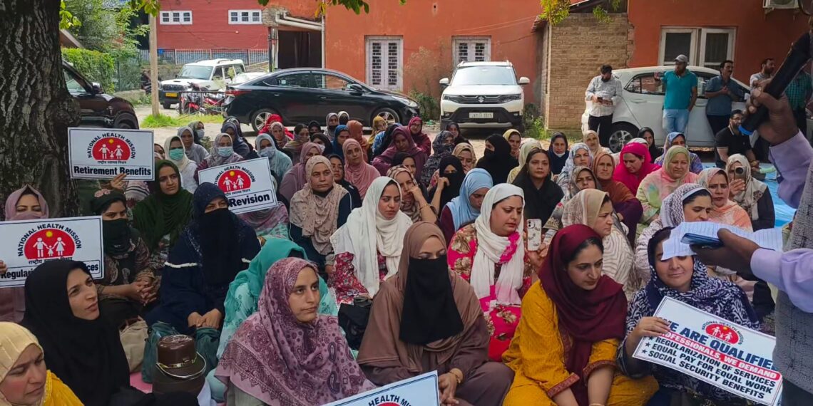 Seven-Day Protest Continues in Budgam, NHM Employees Press for Job Policy, Retirement Benefits and Salary Revision