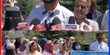 NHM Employees Hold Peaceful Protest in Pattan, Demand Fulfilment of Long-Pending Demands