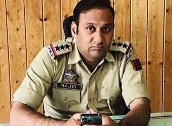 Vehicle Hits SHO Bijbehara While On Duty, Injured, Hospitalised