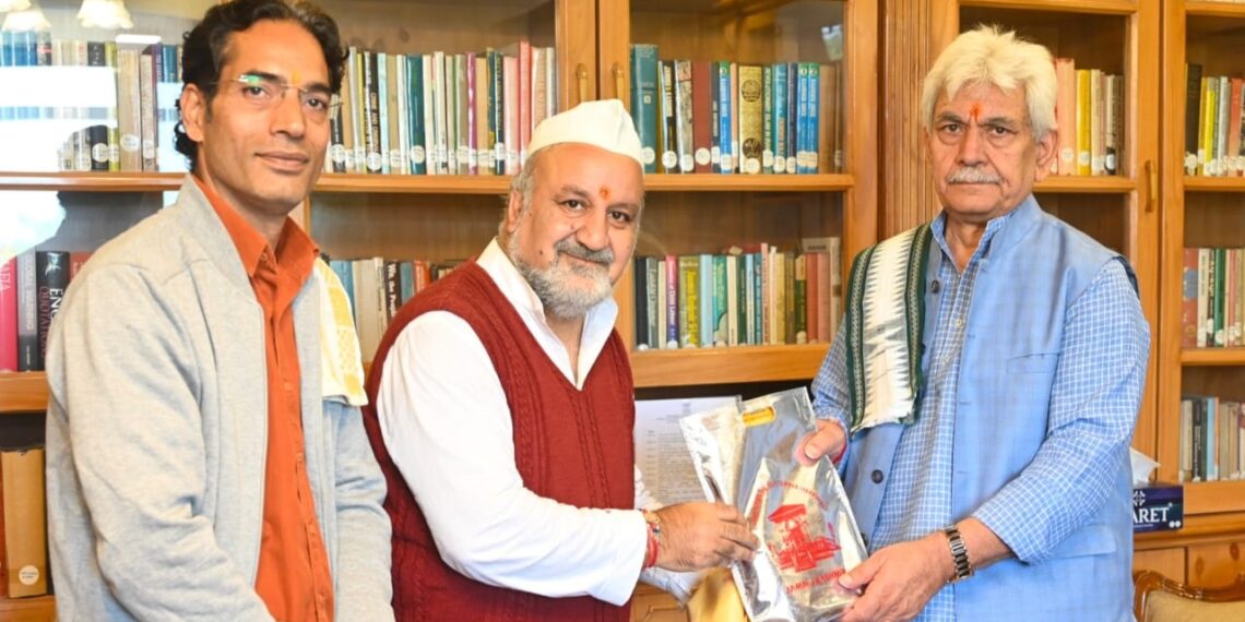 Save Sharda Committee Chairman Ravinder Pandita Meets LG Manoj Sinha; Discusses Development of Sharda Temple, Teetwal