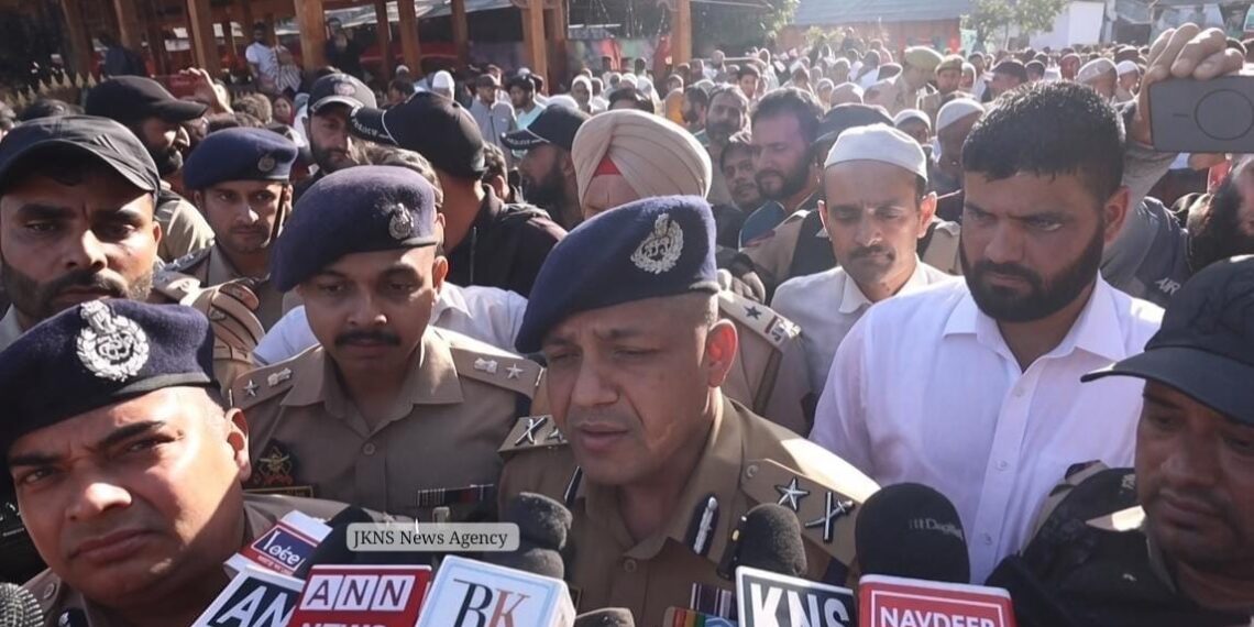 Police, CRPF, Civil Administration Working Well to Ensure Smooth Urs Arrangements at Charar-e-Sharief: IGP Kashmir