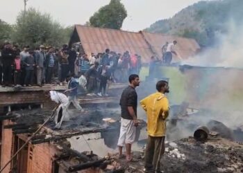 Four Residential Houses Damaged in Fire Incident in Kapran Doru