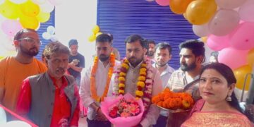 Vishal Chopra Inaugurates Kotwal Collection at Janipur, Jammu; Appreciates Young Entrepreneurs