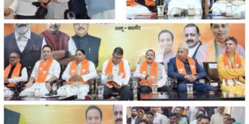 Dr. Satish Poonia Holds Introductory Meeting with BJP Leadership in Jammu