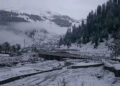 Season’s First Snowfall Closes Mughal Road, Fresh Snow Covers Higher Reaches of Kashmir