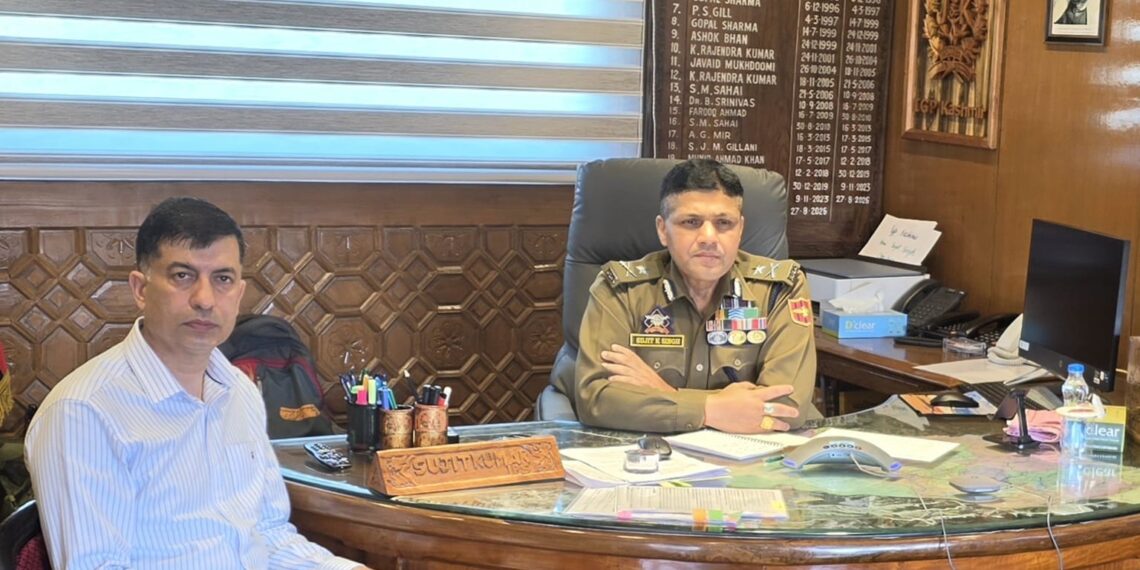 IGP Kashmir Directs All Police Stations to Adopt SMART, Digital Beat Policing