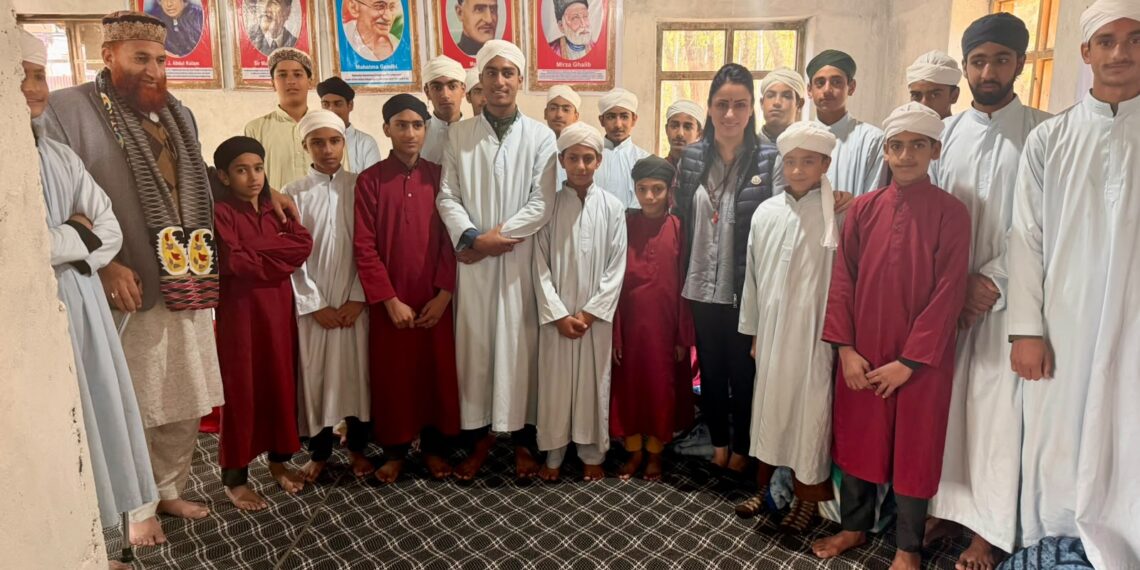Rouble Nagi Art Foundation Organises 2nd Blanket Distribution Drive at Tanzeemul Madaris Anantnag, J&K , to Support Students’ Well-being