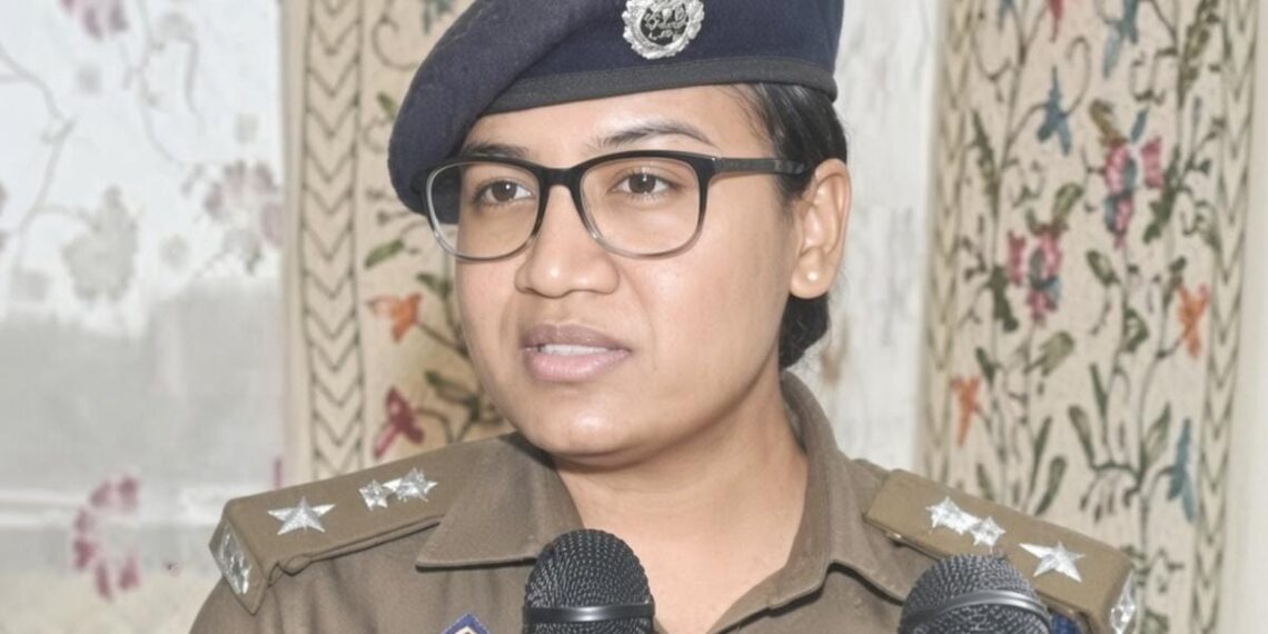Drug Peddling, Cybercrime, Student Safety Dominate First Thana Diwas Chaired by SSP Neha Jain in Sopore