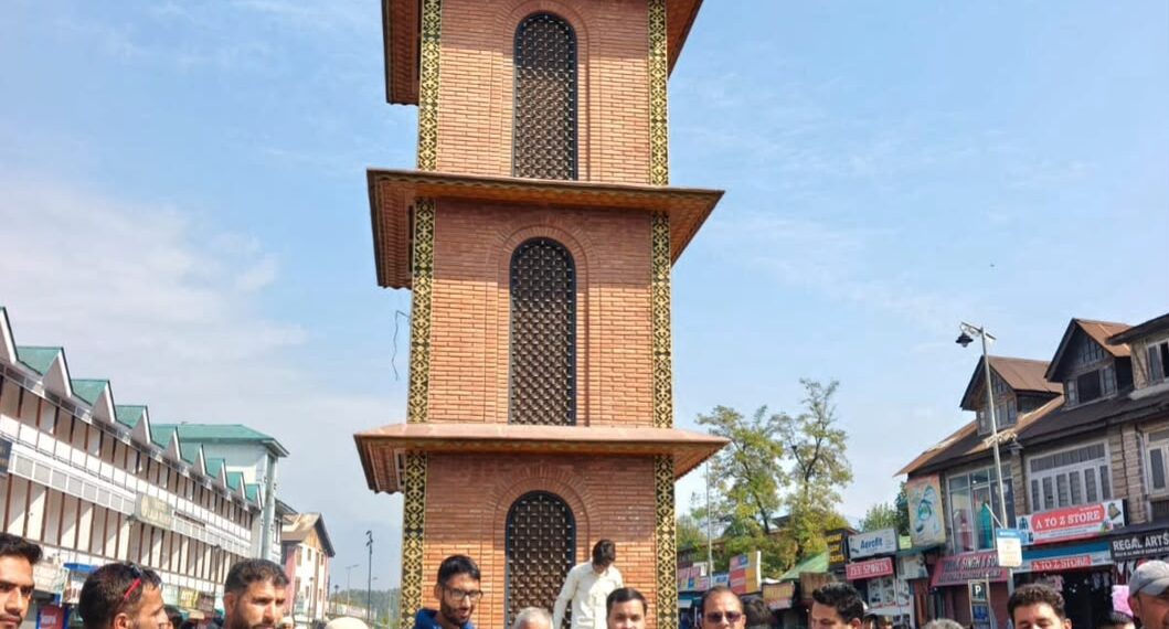 National Chairman NATF Vishal Chopra Hoists National Tricolour at Lal Chowk Ghanta Ghar, Kashmir