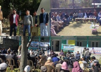 SDM Karnah Riyaz Ahmad JKAS Leads Field Visit to Vibrant Village Teetwal Under VVP-II