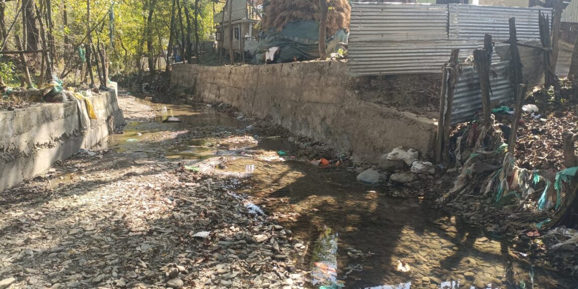 Dardasun Nallah Encroachments Spark Flood Fears in Kralpora, Locals Seek Urgent Action