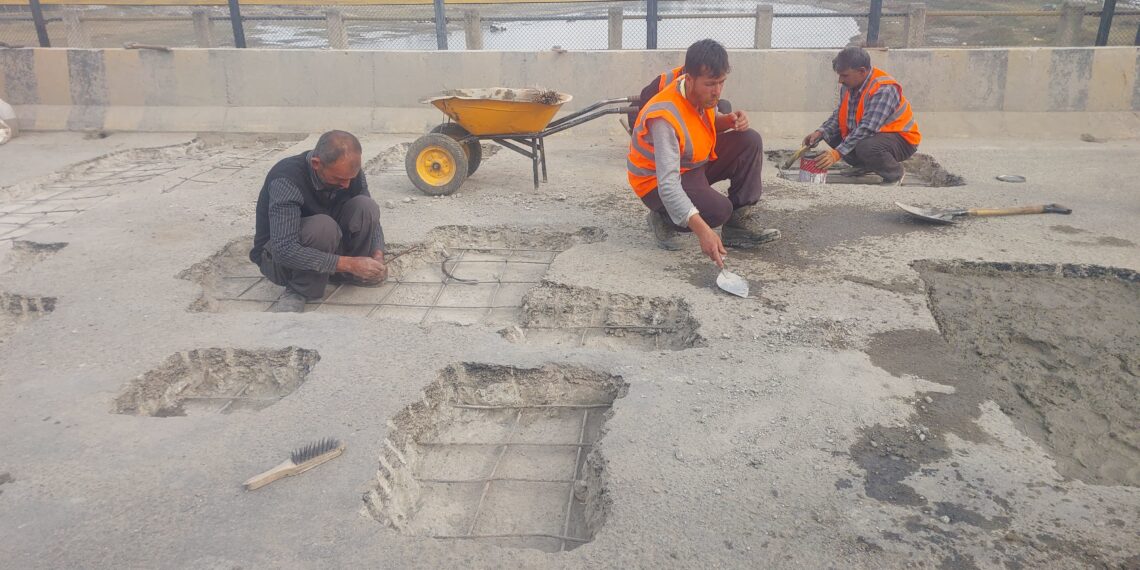 Sopore Bypass Bridge Repair: MC Deploys Two Teams for Traffic Management; Vendors Directed to Shift