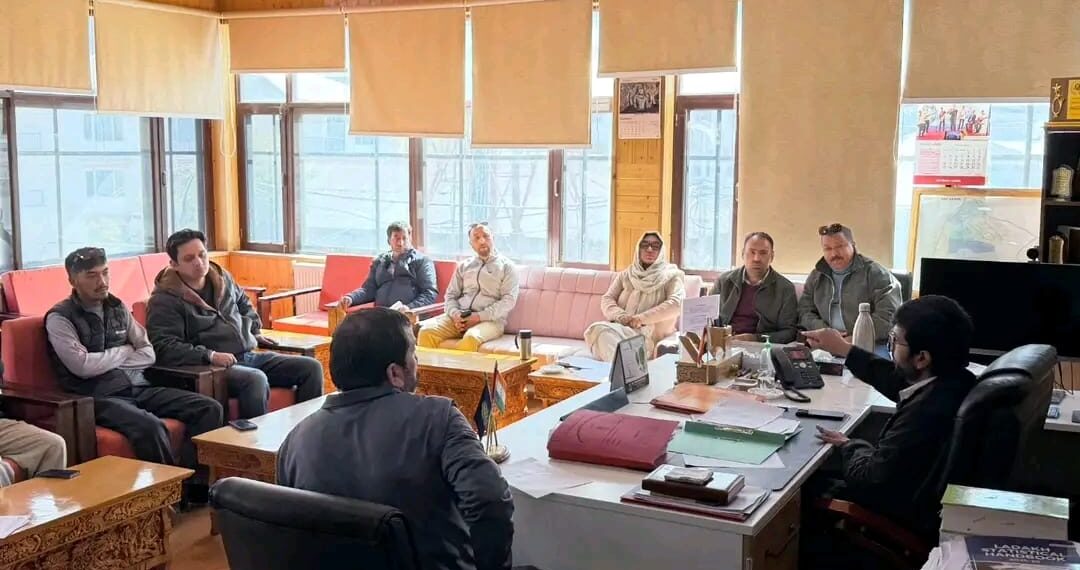 DC Kargil Chairs Meeting with Political Party Representatives on Location of Polling Stations